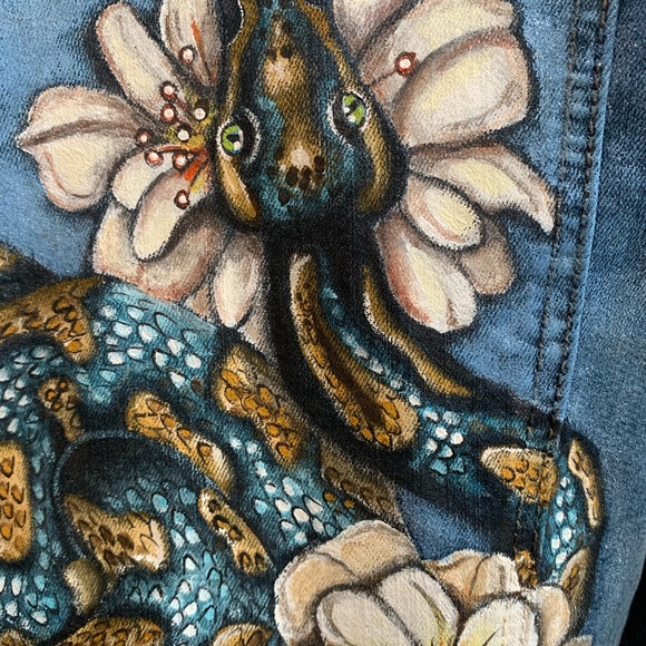 MUDD brand denim jacket SZ MD hand painted Python flowers snake embroidered - Picture 2 of 11